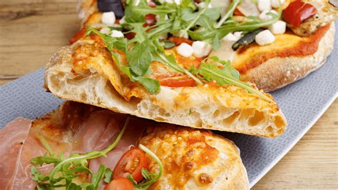 What is Pinsa Romana? The Ancient Flatbread | In Rome Cooking