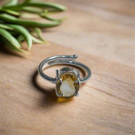 Yellow Citrine gemstone ring for Brihaspati – Kalyanastrogems