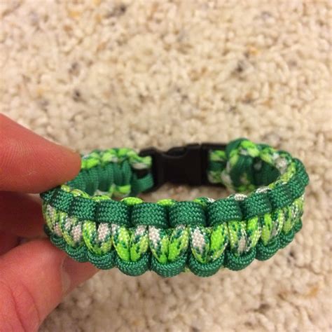 Paracord Bracelet Instructions : 4 Steps - Instructables