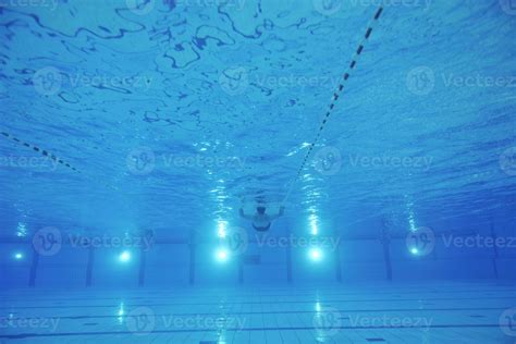 Swimming Pool Underwater 的图像结果