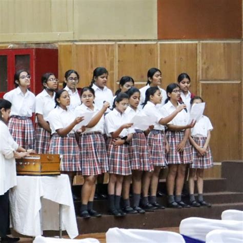 Pros and Cons of girls boarding school in India