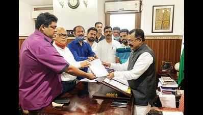 Cong meets guv, wants job scam to be probed by CBI | Goa News - Times ...