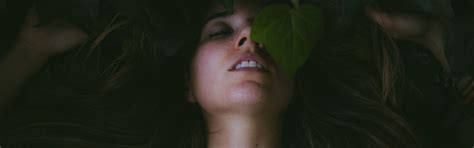 Download wallpaper leaves, girl, passion, portrait, emotion, section ...