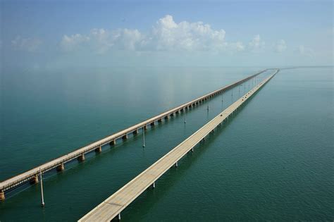 Seven Mile Bridge, Florida Keys, Florida [3830x2548] : r/CityPorn
