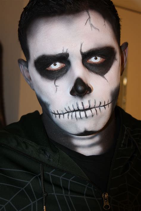 The contacts make this makeup so much better - if you can get contacts ...