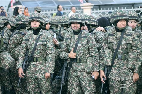 Female members of the Malaysian Army Malaysian, Elvis Presley, Military Jacket, Uniform, Camo ...