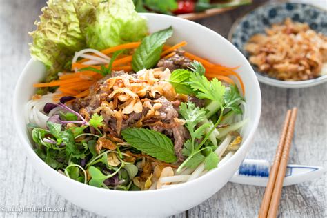Vietnamese Beef Noodle Salad (Bun Bo Xao) - Delightful Plate