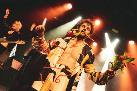 SOUND FIST: TOM GRENNAN - HOW DOES IT FEEL