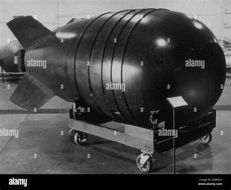 Voir les détails de l’image associée. Mk 6 nuclear bomb Stock Photo - Alamy