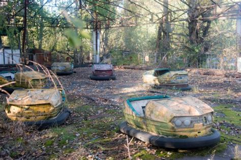 Brave Tourists Visit Chernobyl to See this Enormous Abandoned Radar ...