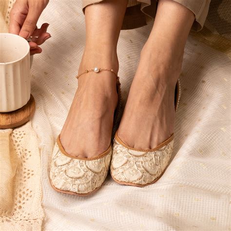 Shara Gold Juttis Online Shopping | Ivory and Gold Formal Wedding Jutti ...