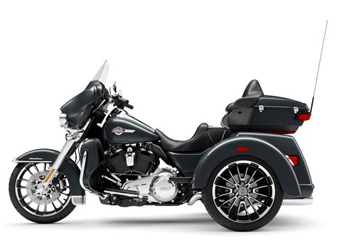 2025 Harley-Davidson Tri Glide® Ultra Motorcycles Athens Ohio FLHTCUTG