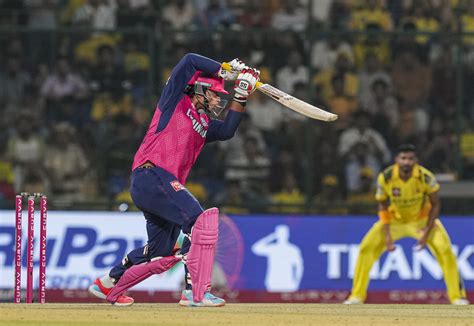 Vaibhav Suryavanshi touches MS Dhoni's feet: Ayush Mhatre's wicket post ...