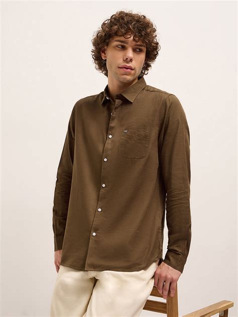 Men Dark Brown Solid Slim Fit Casual Shirt – FYVA