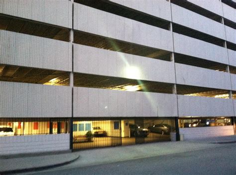 LAX - 405 Airport Parking - Parking in Inglewood | ParkMe