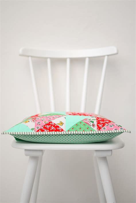 Quilted Pillow Tutorial 的图像结果