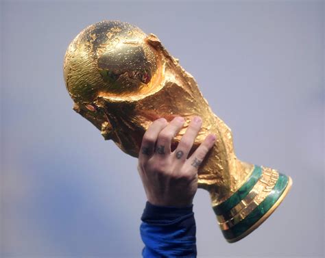 World Cup Trophy 的图像结果