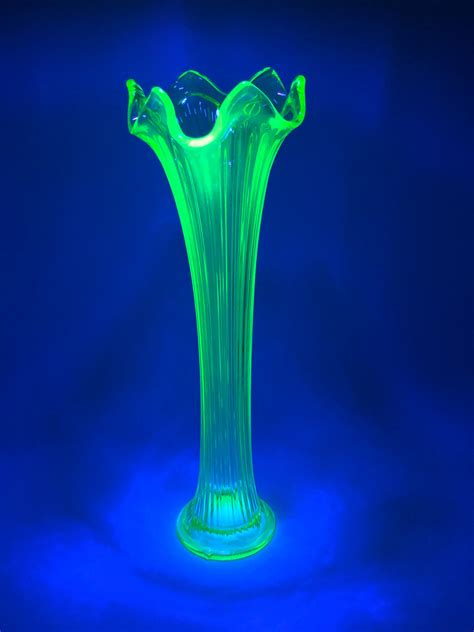 Vintage Uranium Glass Vases at Ray Ratliff blog