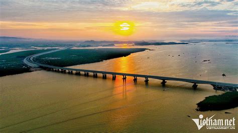 Vietnam’s most modern expressway: Van Don - Mong Cai in photos
