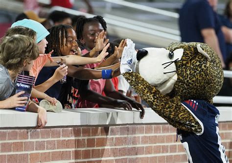 South Alabama gets commitment from New Orleans high school defensive ...
