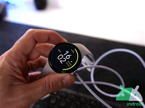 Crollo di prezzo su Amazon per Google Pixel Watch 3 (41-45 mm): si ...