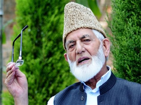 Former Hurriyat leader Syed Ali Shah Geelani passes away at 92 at his ...