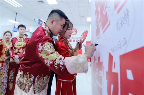 2019青岛结婚照最流行的风格，展现出你不同的一面-铂爵(伯爵)旅拍婚纱摄影