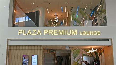 Lounge Review: Plaza Premium Lounge at Orlando International Airport ...
