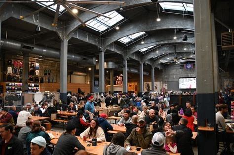 Art on Vine - Local MADNESS, Rhinegeist, Cincinnati, 13 March 2022 ...
