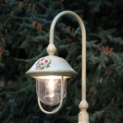 Garden lamppost in aluminum with hand-painted decoration