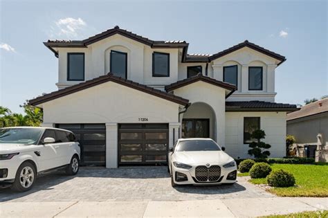 About Islands of Doral | Schools, Demographics, Things to Do - Homes.com