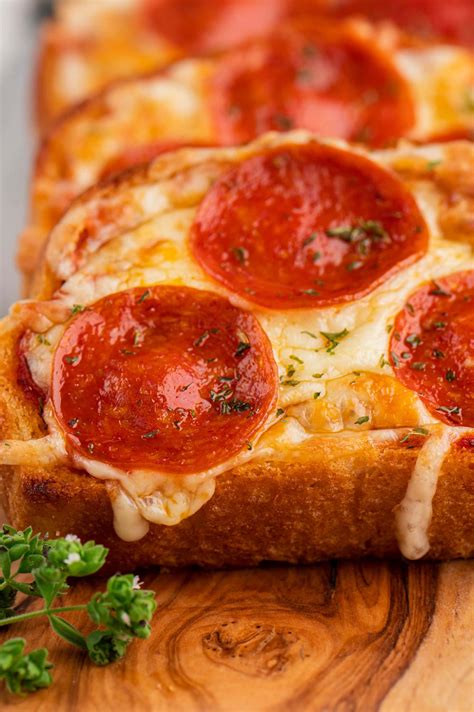 Garlic Bread Pizza