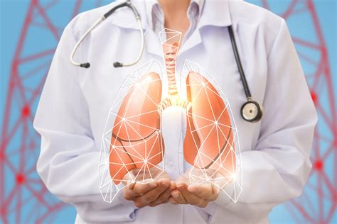 Doctor shows lungs . - Florida Lung, Asthma & Sleep Specialists