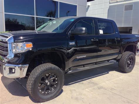 2014 Toyota Tundra Crewmax Lifted Lifted 2014 Tundras | Toyota Tundra