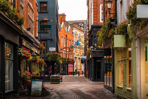 Visiting Local Shop 的图像结果