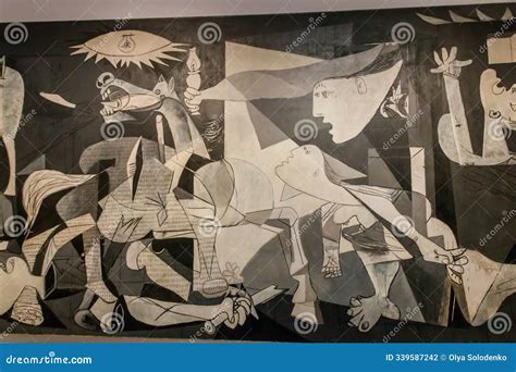 Painting Guernica, 1937 by Pablo Picasso in Queen Sofia National Museum ...