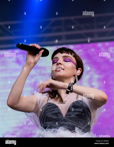 Scottish dancing festival hi-res stock photography and images - Alamy