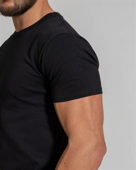 Crew Basic Muscle Fitted Plain T-Shirt - Black | Shirt outfit men ...