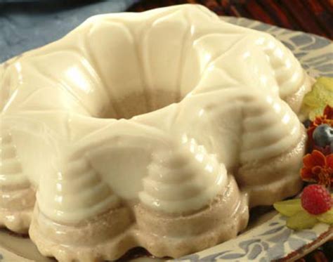 Postre de Gelatina en Capas | Carnation® Leches