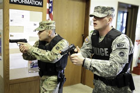 LAW & ORDER: Okinawa MPs Conduct Active Shooter Training | Article ...