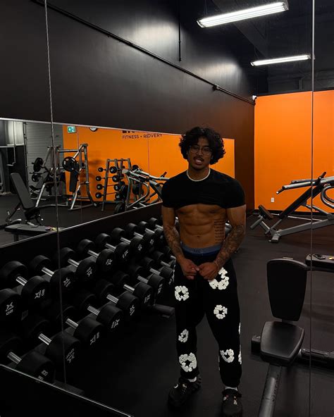 ethan puyaoan (@ethanpuyaoan) • Instagram photos and videos