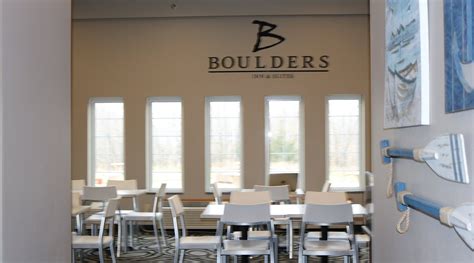 OKOBOJI INN & SUITES (Milford) - Hotel Reviews, Photos, Rate Comparison ...