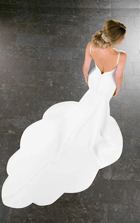 Minimalist Wedding Dress with Scalloped Train | Stella York Wedding Dresses