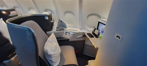 United Quietly Revives Solo Flyer Surcharge—Pay More If You Travel ...