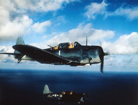 navy-dive-bombers-in-flight-2 - World War II: Pilots and Planes ...