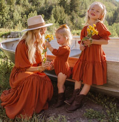 The 10 Best Mommy-and-Me Outfits for Fall 2022 - Parade