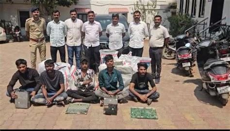 સરકારી કચેરીઓમાં ચોરી કરતી ગેંગ ઝડપાઈ – Gujarat Mirror