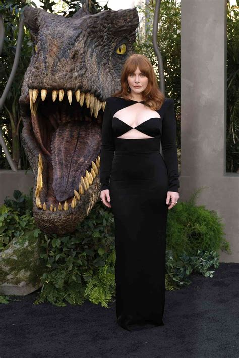 Bryce Dallas Howard Says Consignment Shopping Finally Made Fashion Fun