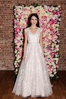 Gorgeous Gowns And Wedding Dresses by Here Are The 12 Most Drop Dead Gorgeous Wedding Dresses Gorgeous Gowns And Wedding Dresses