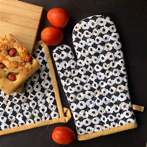 Pixel Home Organic Cotton Flower Print Apron with Oven Mitt and Pot ...